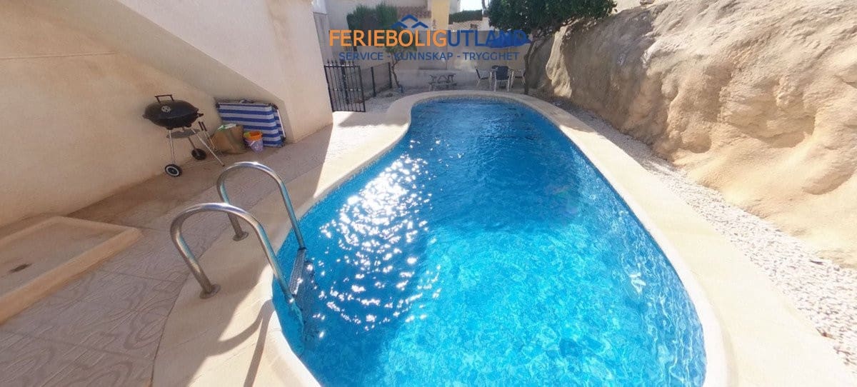 5 sypialnia Willa na sprzedaż w La Zenia z basenem garażem - 359 995 € (Ref: 10045867)