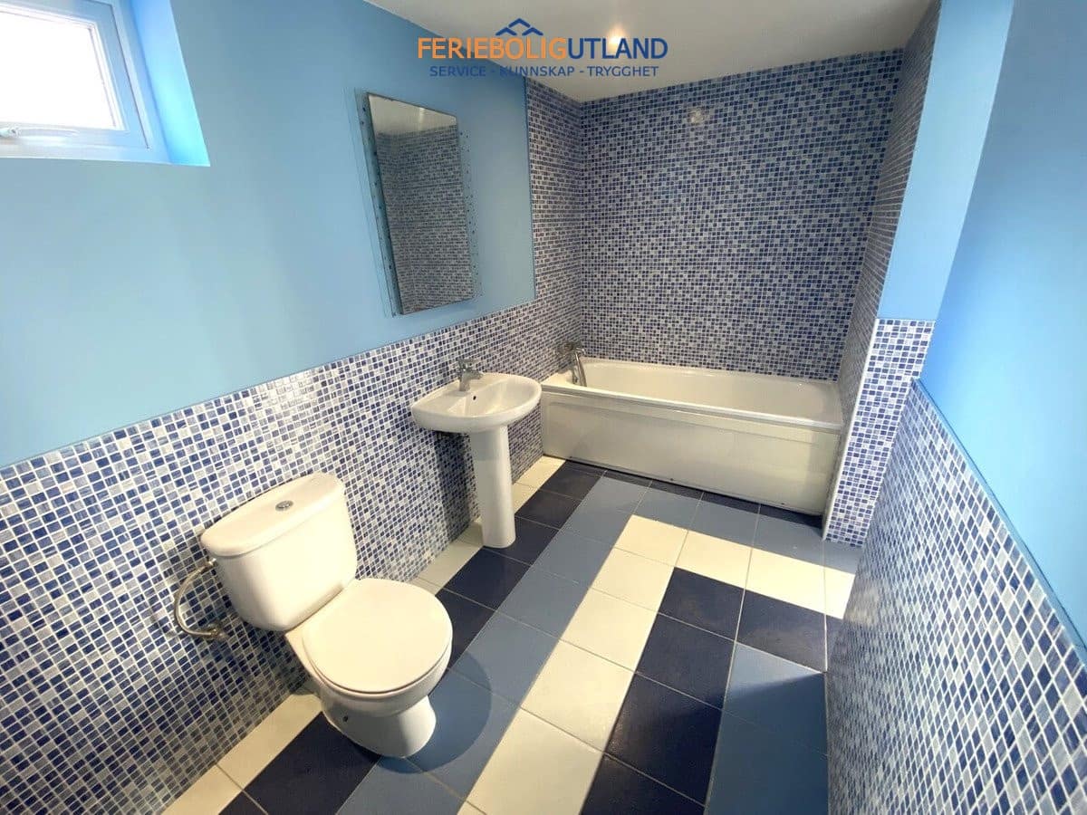 5 sypialnia Willa na sprzedaż w La Zenia z basenem garażem - 359 995 € (Ref: 10045867)