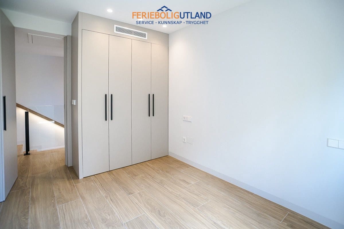 3 sypialnia Willa na sprzedaż w Santiago de la Ribera z basenem garażem - 529 000 € (Ref: 10054310)