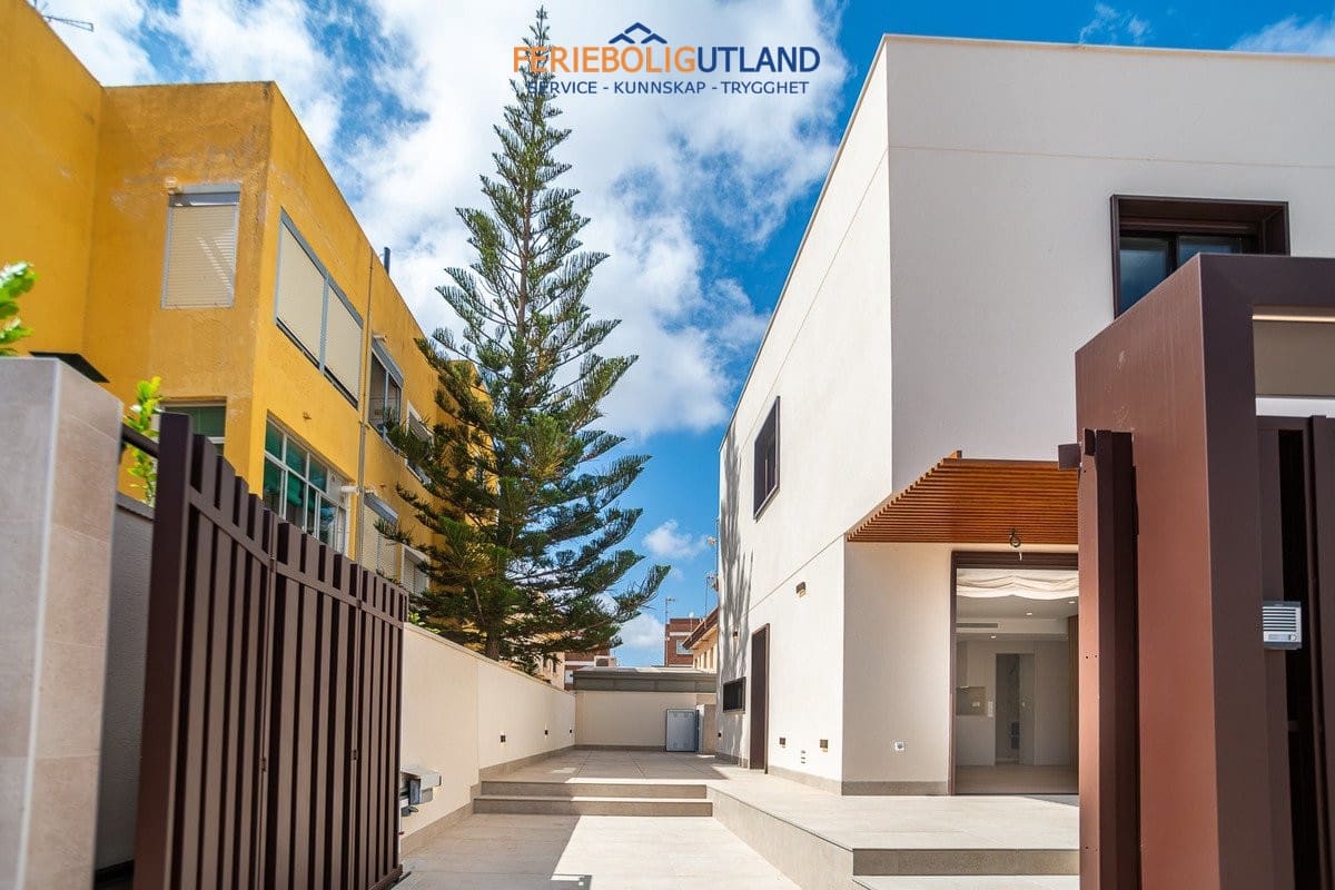 3 sypialnia Willa na sprzedaż w Santiago de la Ribera z basenem garażem - 529 000 € (Ref: 10054310)