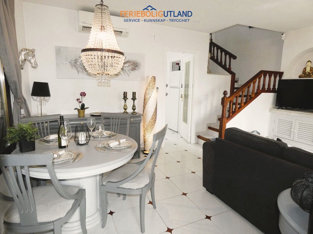 3 sypialnia Willa na sprzedaż w Cabo Roig z basenem garażem - 320 000 € (Ref: 10054314)