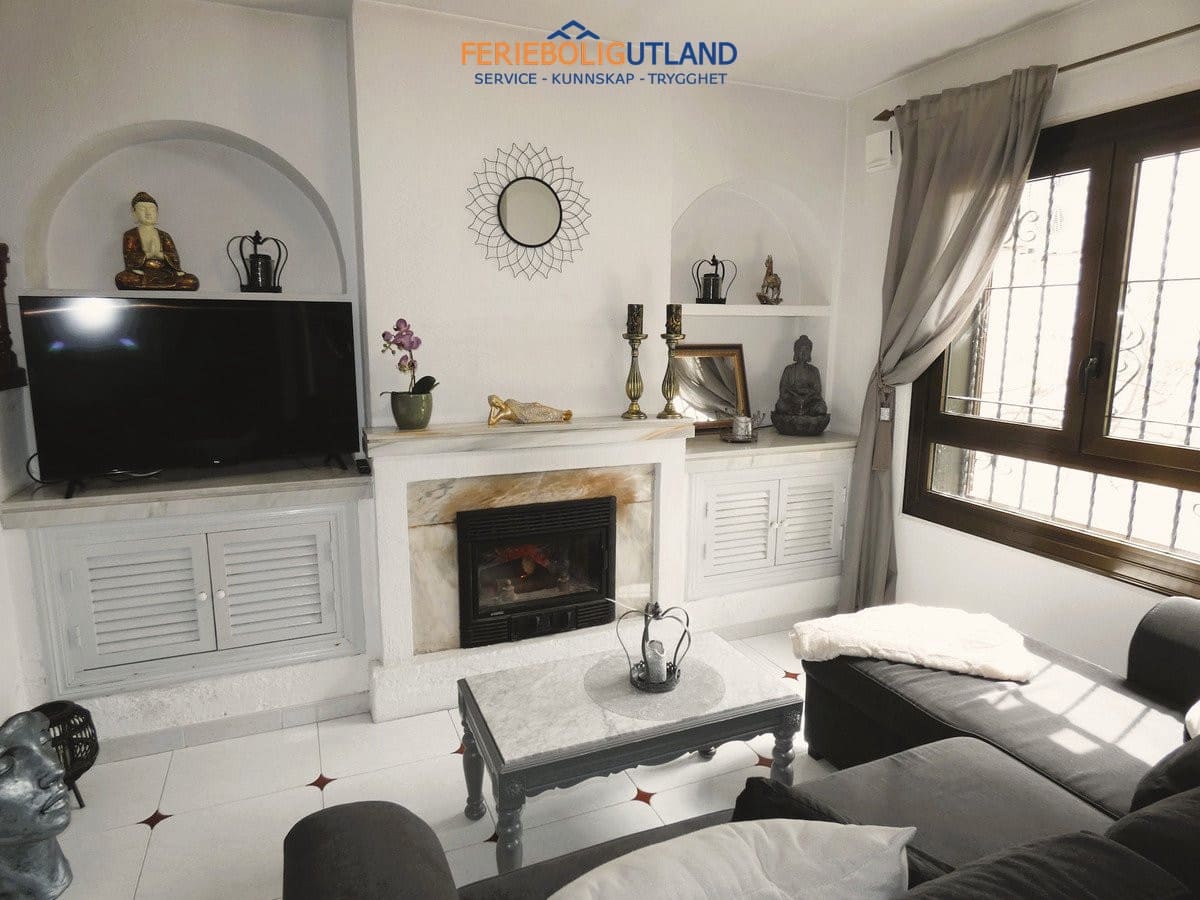 3 sypialnia Willa na sprzedaż w Cabo Roig z basenem garażem - 320 000 € (Ref: 10054314)