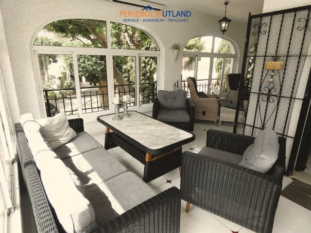 3 sypialnia Willa na sprzedaż w Cabo Roig, Orihuela z basenem garażem - 320 000 € (Ref: 10054314)