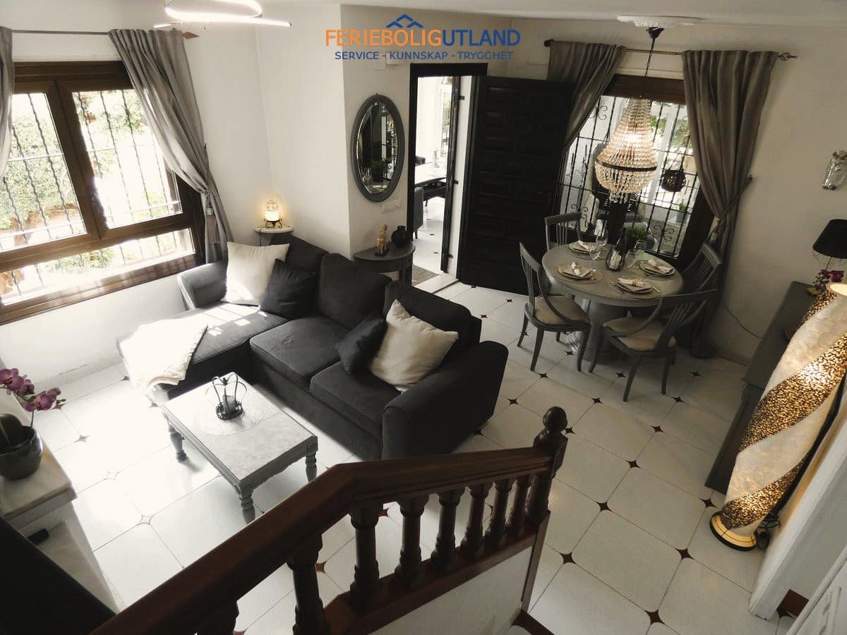 3 sypialnia Willa na sprzedaż w Cabo Roig z basenem garażem - 320 000 € (Ref: 10054314)