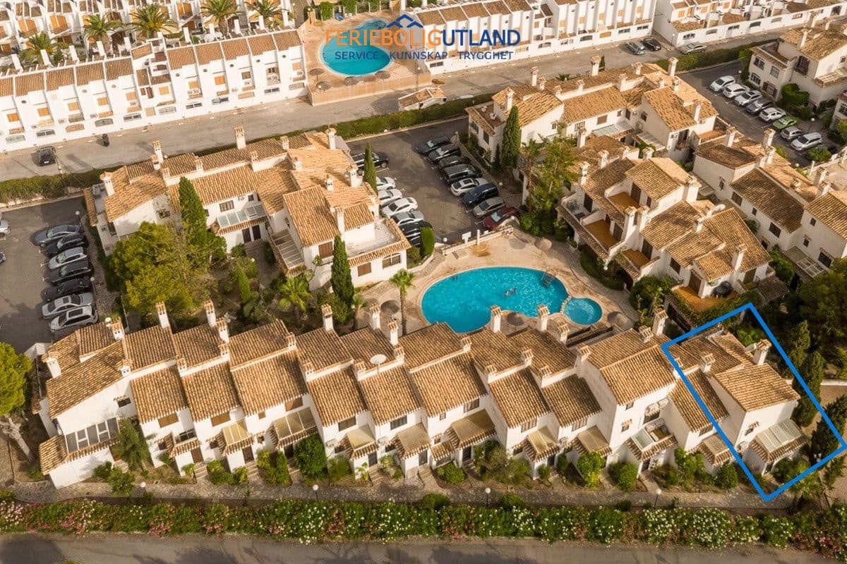 3 sypialnia Willa na sprzedaż w Cabo Roig z basenem garażem - 320 000 € (Ref: 10054314)