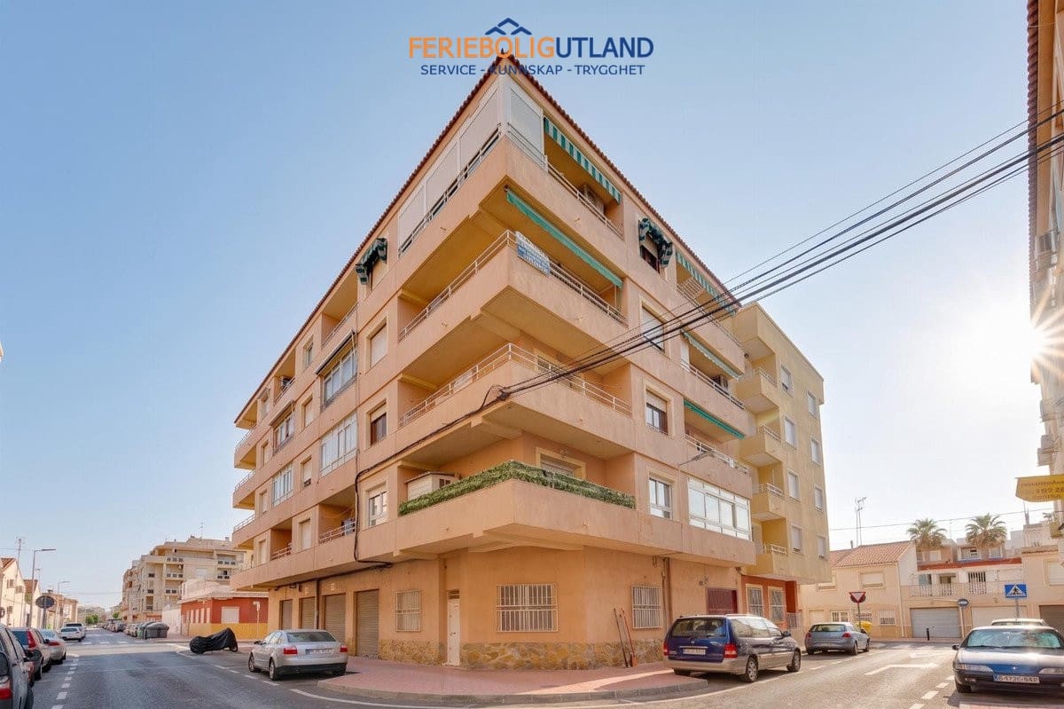 3 bedroom Apartment for sale in Torrevieja - € 185,000 (Ref: 10054315)