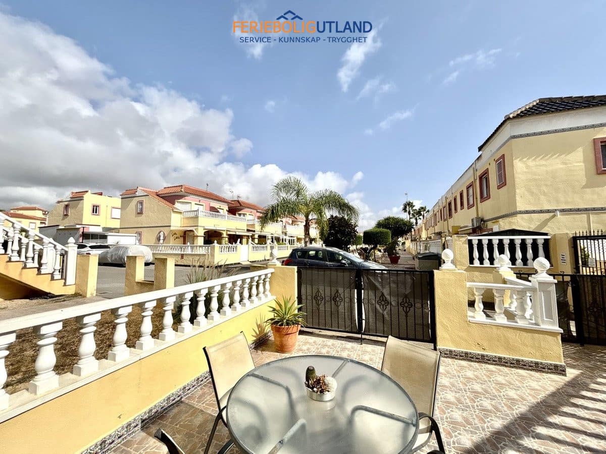 2 soverom Leilighet til salgs i La Zenia med svømmebasseng garasje - € 189 000 (Ref: 10054318)