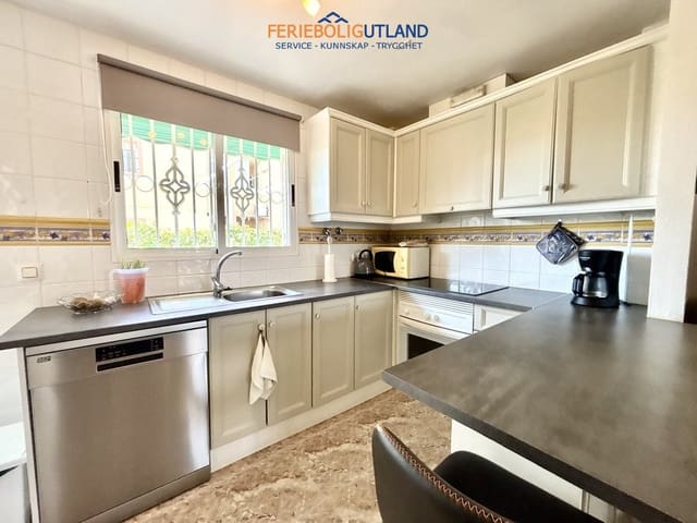 2 soverom Leilighet til salgs i La Zenia, Orihuela med svømmebasseng garasje - € 189 000 (Ref: 10054318)