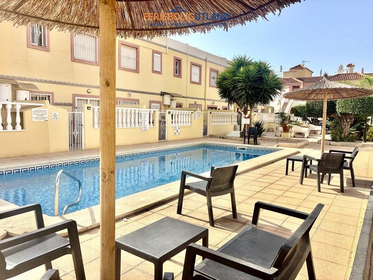 2 soverom Leilighet til salgs i La Zenia med svømmebasseng garasje - € 189 000 (Ref: 10054318)