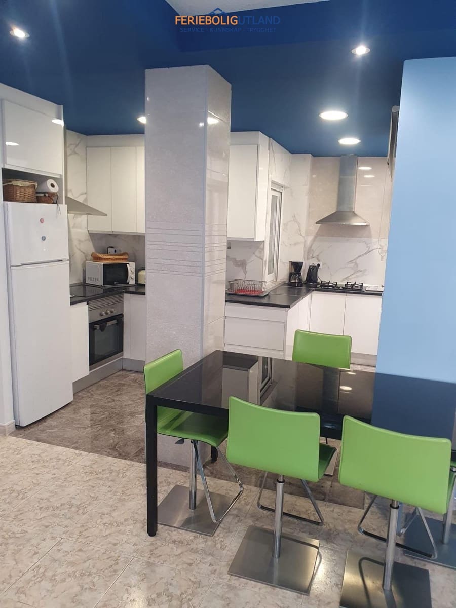 2 bedroom Apartment for sale in Torrevieja - € 149,000 (Ref: 10057179)