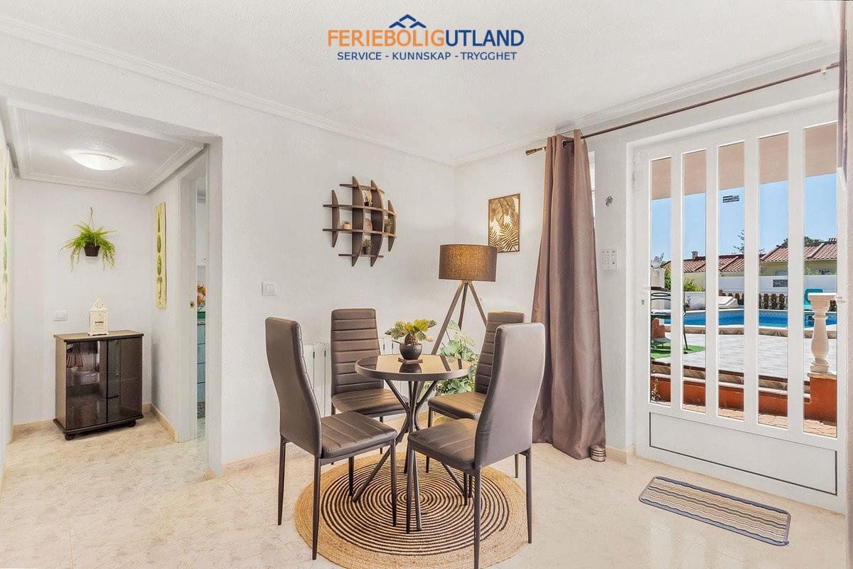 4 Zimmer Villa zu verkaufen in Torrevieja mit Pool Garage - 499.000 € (Ref: 10057182)