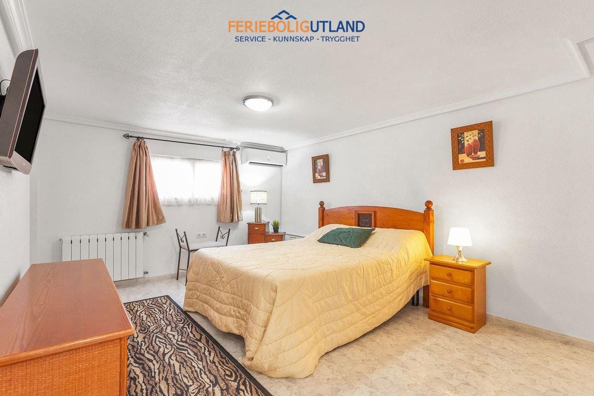4 Zimmer Villa zu verkaufen in Torrevieja mit Pool Garage - 499.000 € (Ref: 10057182)