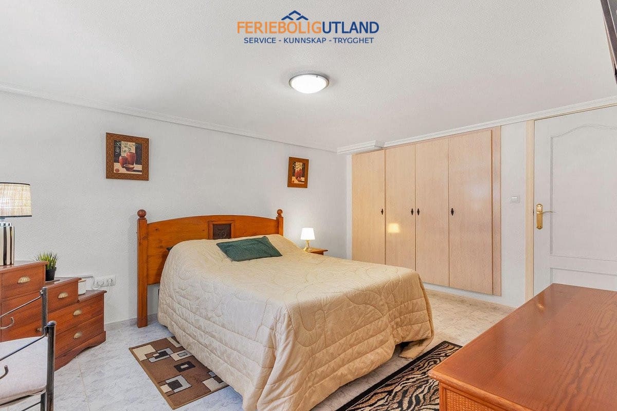 4 Zimmer Villa zu verkaufen in Torrevieja mit Pool Garage - 499.000 € (Ref: 10057182)