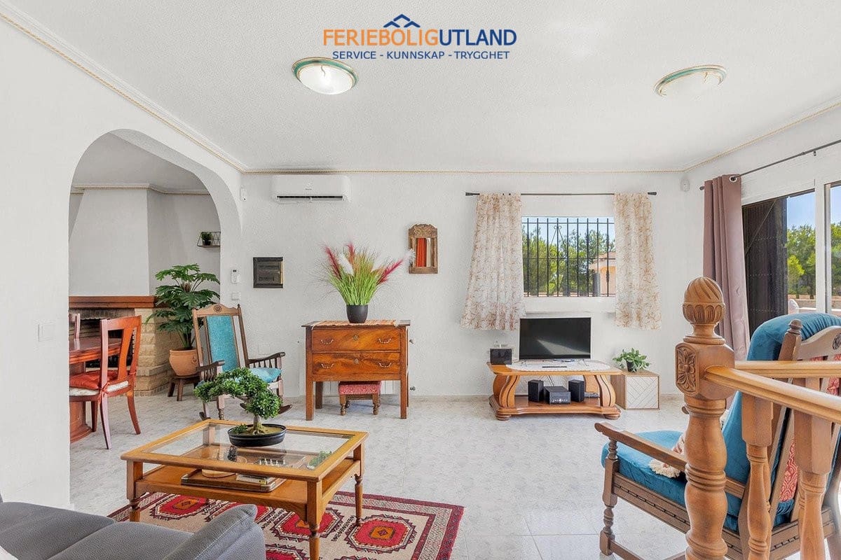 4 Zimmer Villa zu verkaufen in Torrevieja mit Pool Garage - 499.000 € (Ref: 10057182)