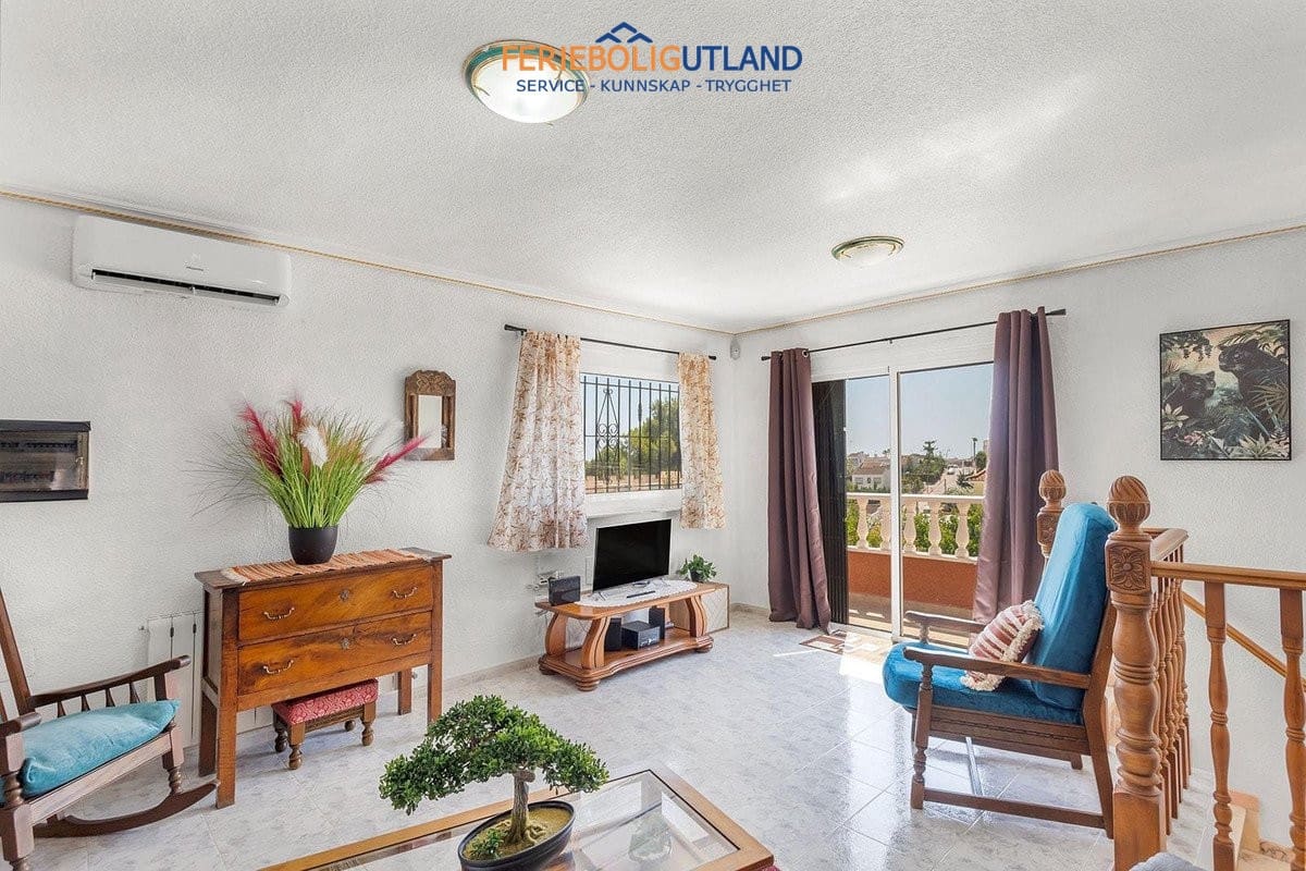 4 Zimmer Villa zu verkaufen in Torrevieja mit Pool Garage - 499.000 € (Ref: 10057182)