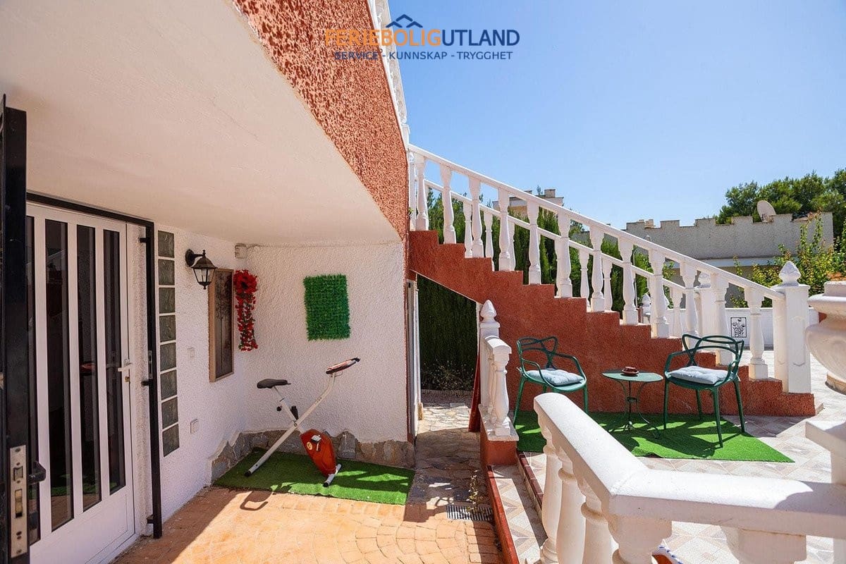 4 Zimmer Villa zu verkaufen in Torrevieja mit Pool Garage - 499.000 € (Ref: 10057182)