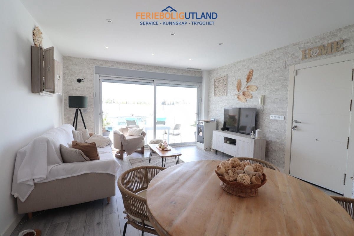 3 quarto Moradia Geminada para venda em Daya Vieja com piscina garagem - 375 000 € (Ref: 10072864)