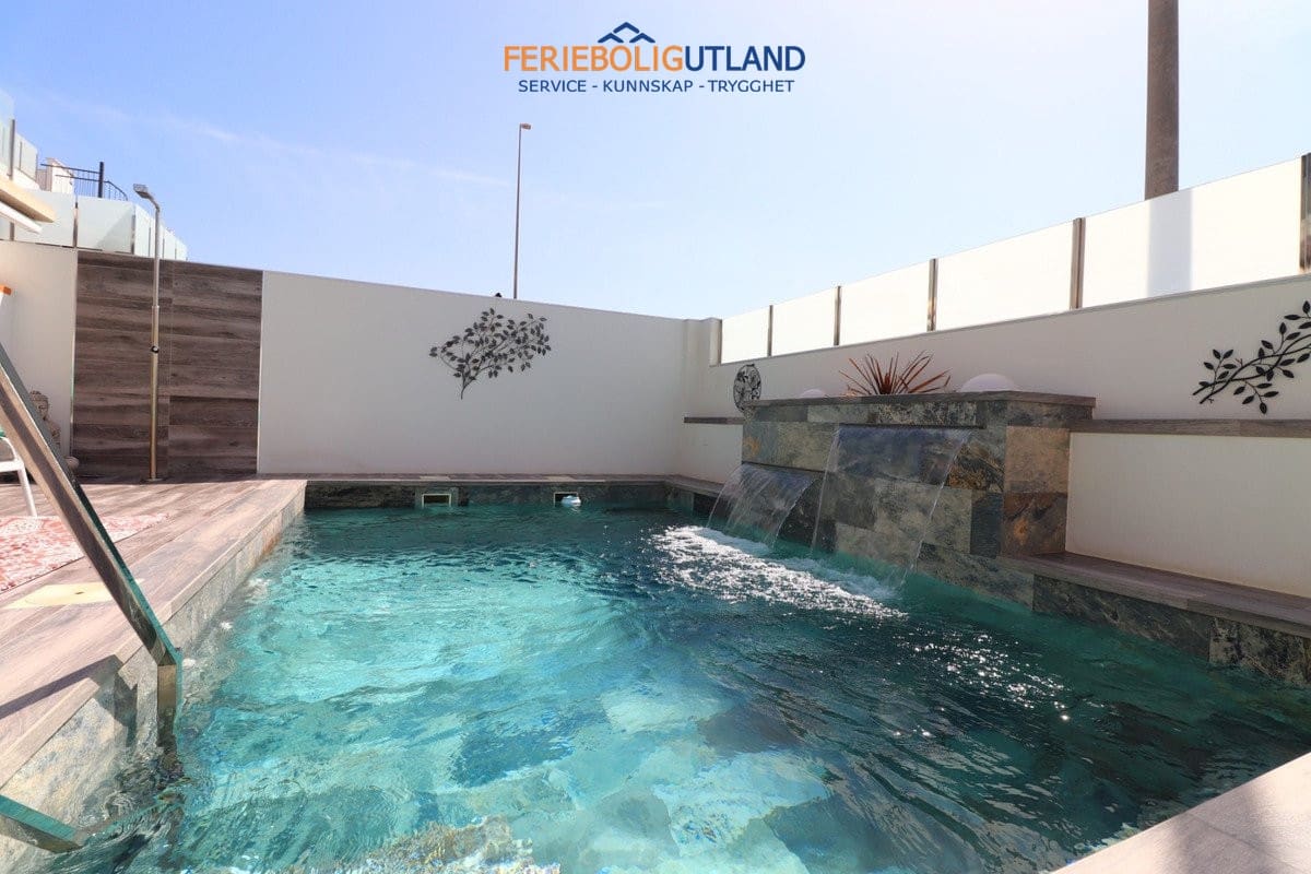 3 quarto Moradia Geminada para venda em Daya Vieja com piscina garagem - 375 000 € (Ref: 10072864)