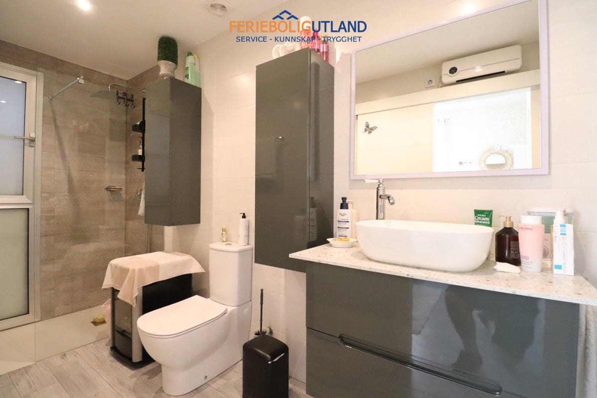 3 quarto Moradia Geminada para venda em Daya Vieja com piscina garagem - 375 000 € (Ref: 10072864)