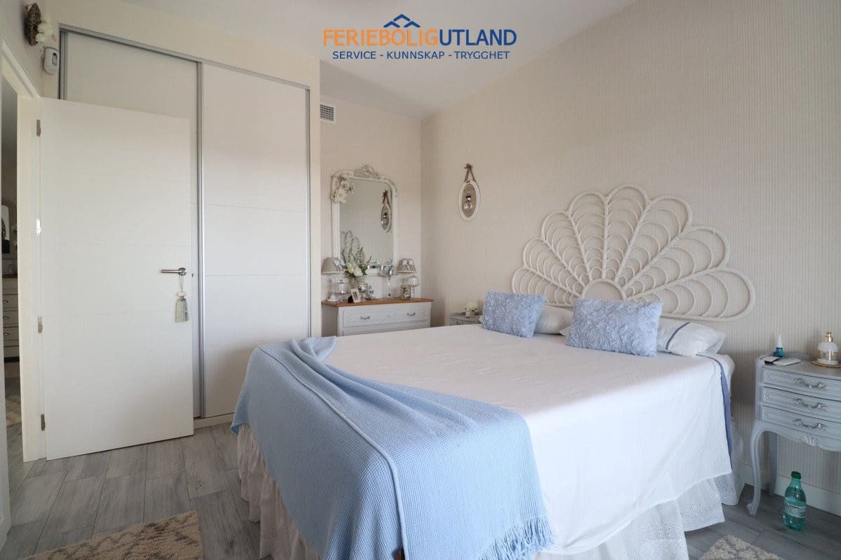 3 quarto Moradia Geminada para venda em Daya Vieja com piscina garagem - 375 000 € (Ref: 10072864)