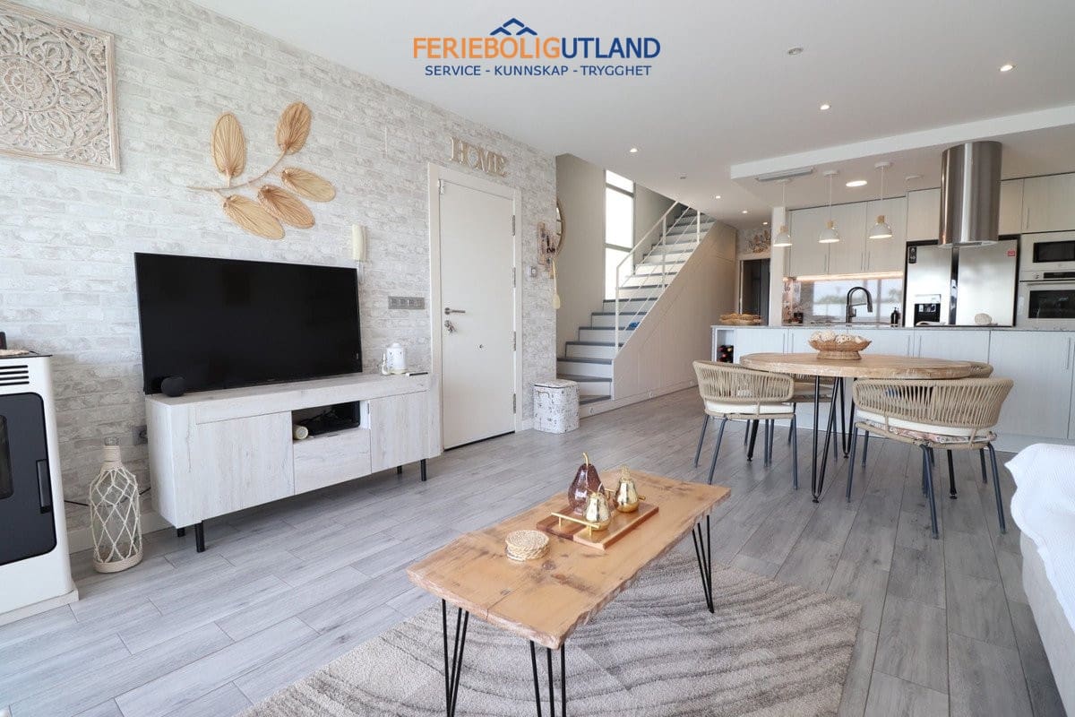 3 quarto Moradia Geminada para venda em Daya Vieja com piscina garagem - 375 000 € (Ref: 10072864)