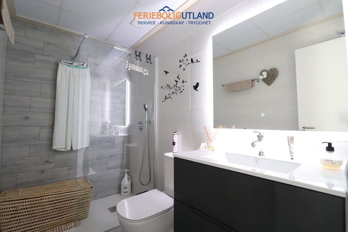 3 quarto Moradia Geminada para venda em Daya Vieja com piscina garagem - 375 000 € (Ref: 10072864)