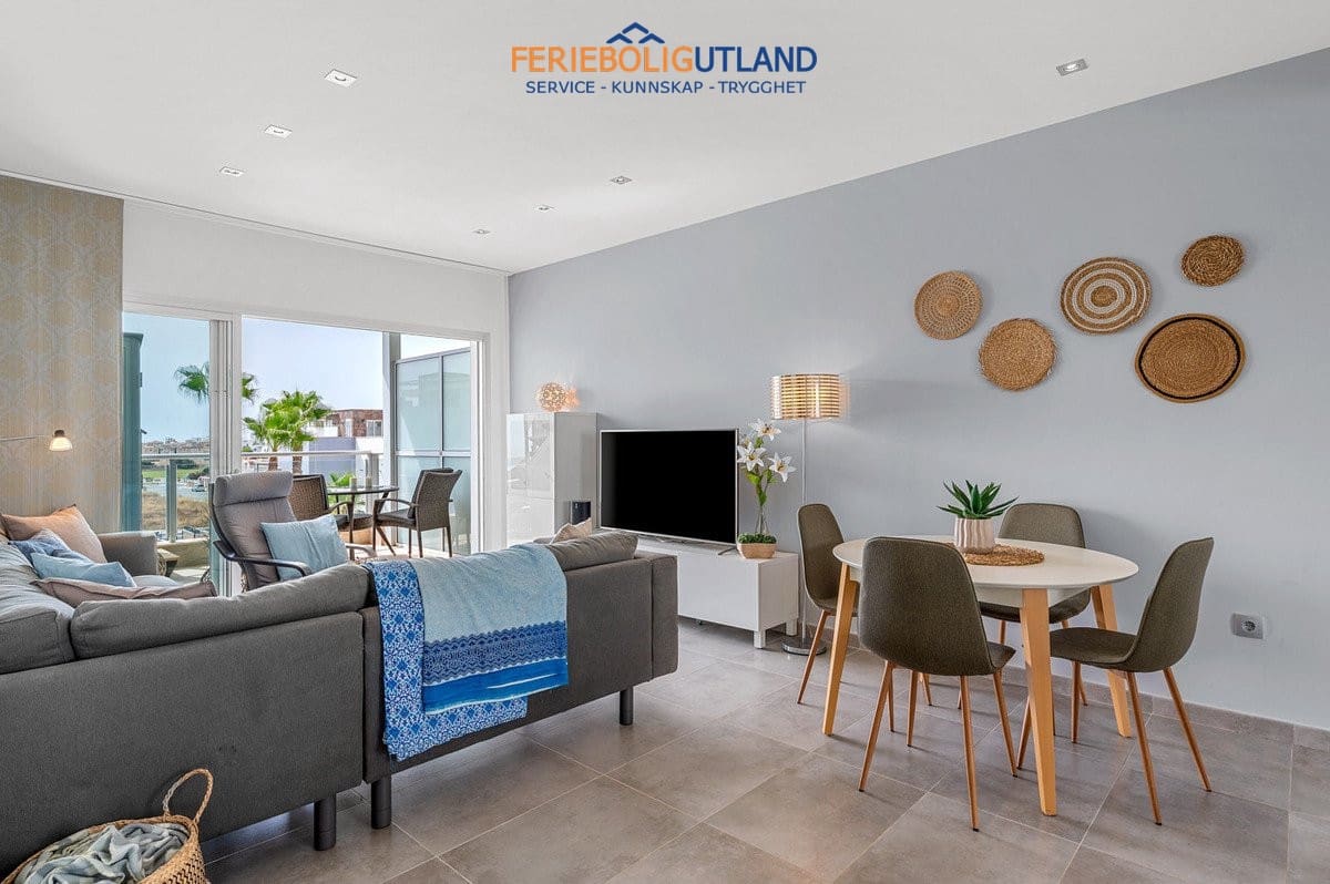 2 soveværelse Bungalow til salg i Punta Prima med swimmingpool garage - € 289.000 (Ref: 10073013)