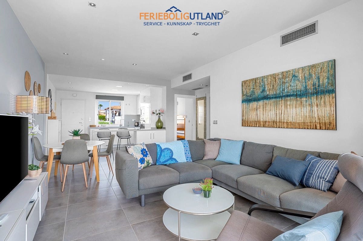 2 soveværelse Bungalow til salg i Punta Prima med swimmingpool garage - € 289.000 (Ref: 10073013)