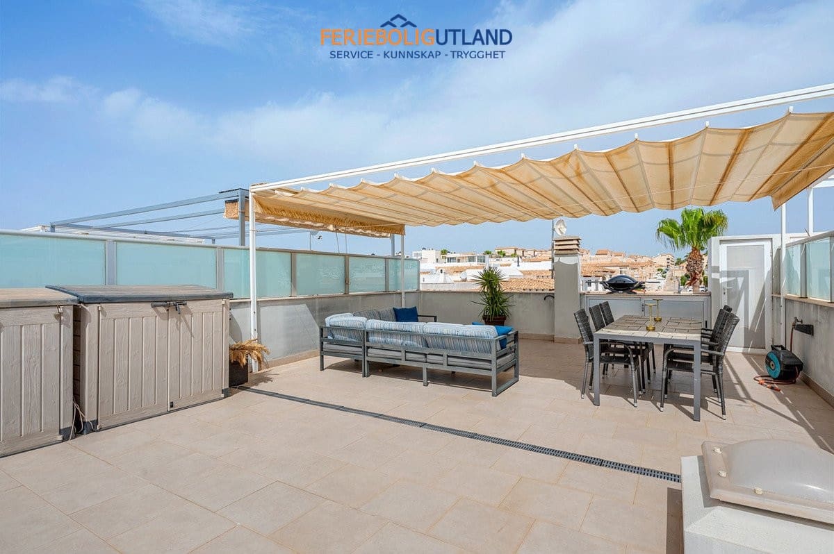 2 soveværelse Bungalow til salg i Punta Prima med swimmingpool garage - € 289.000 (Ref: 10073013)