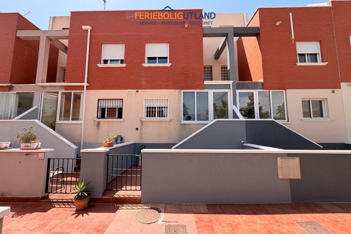 Casa de 3 habitaciones en Ciudad Quesada en venta con piscina garaje - 239.995 € (Ref: 10073364)