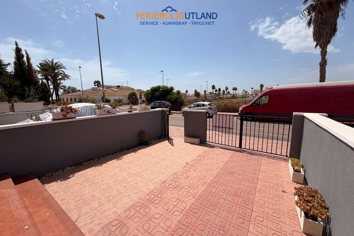 Casa de 3 habitaciones en Ciudad Quesada en venta con piscina garaje - 239.995 € (Ref: 10073364)