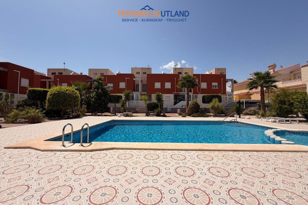 Casa de 3 habitaciones en Ciudad Quesada en venta con piscina garaje - 239.995 € (Ref: 10073364)