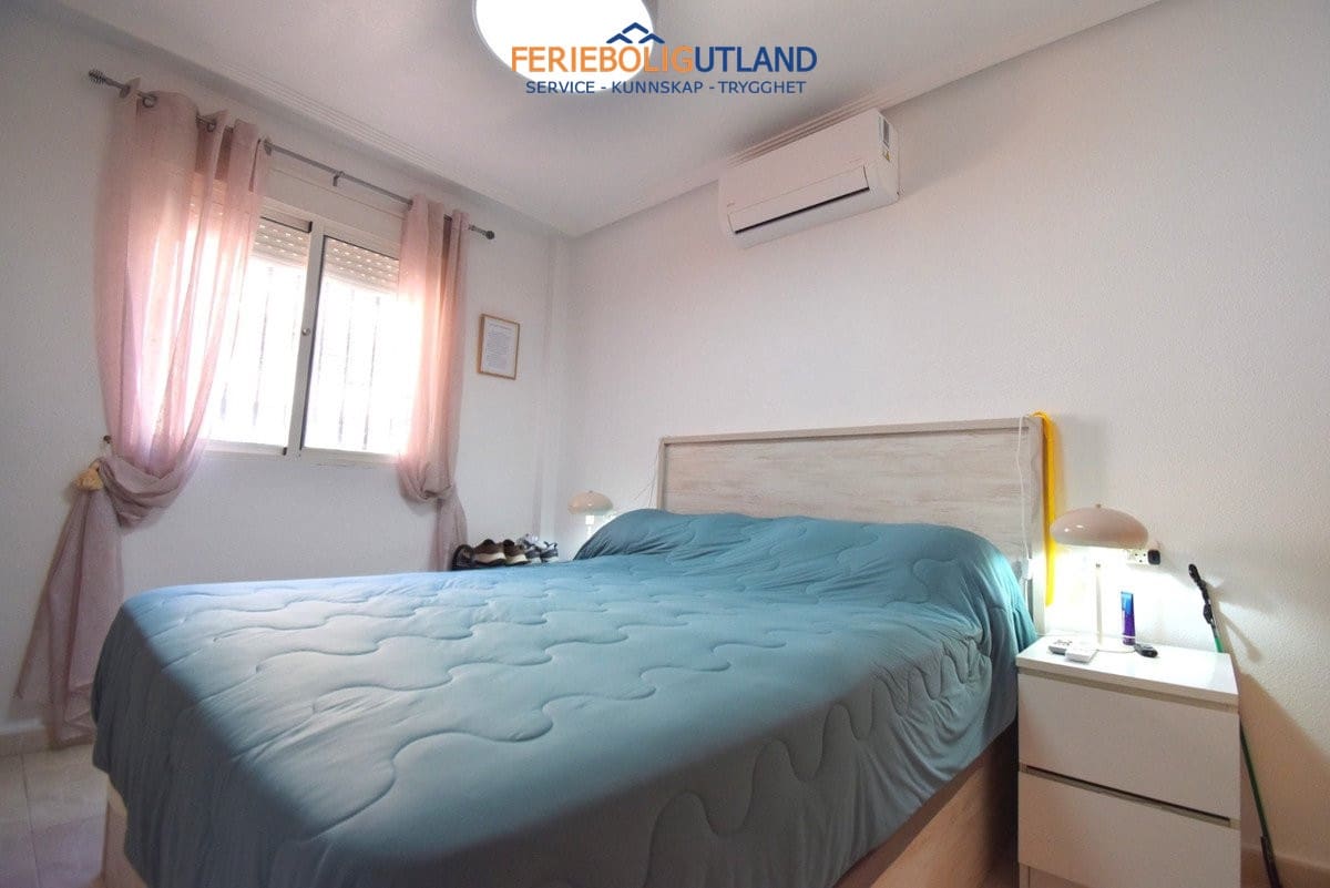 2 soveværelse Lejlighed til salg i Playa Flamenca med swimmingpool garage - € 185.000 (Ref: 10073365)