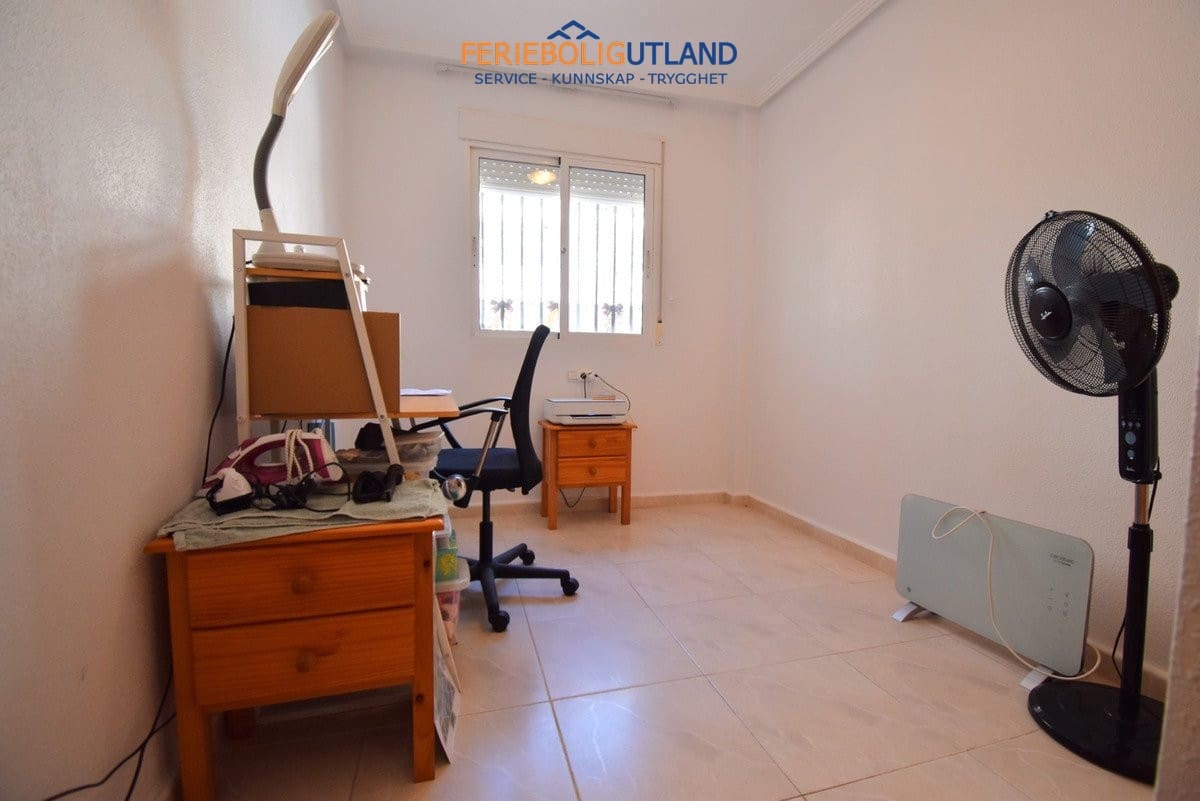 2 soveværelse Lejlighed til salg i Playa Flamenca med swimmingpool garage - € 185.000 (Ref: 10073365)