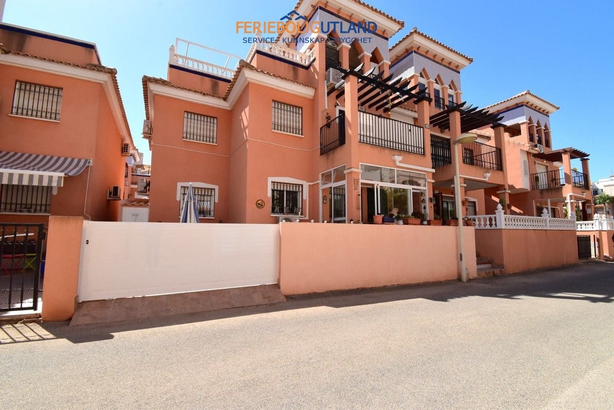2 soveværelse Lejlighed til salg i Playa Flamenca med swimmingpool garage - € 185.000 (Ref: 10073365)