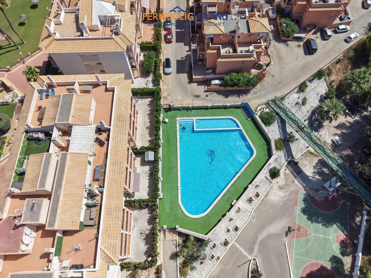 2 soveværelse Lejlighed til salg i Playa Flamenca med swimmingpool garage - € 185.000 (Ref: 10073365)