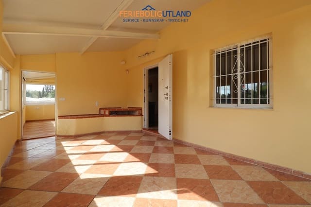 4 slaapkamer Villa te koop in Almoradí met zwembad garage - € 289.000 (Ref: 10073366)