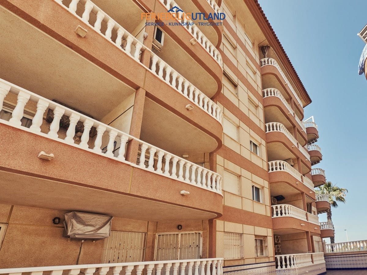 2 Zimmer Apartment zu verkaufen in La Mata mit Pool - 168.000 € (Ref: 10073367)