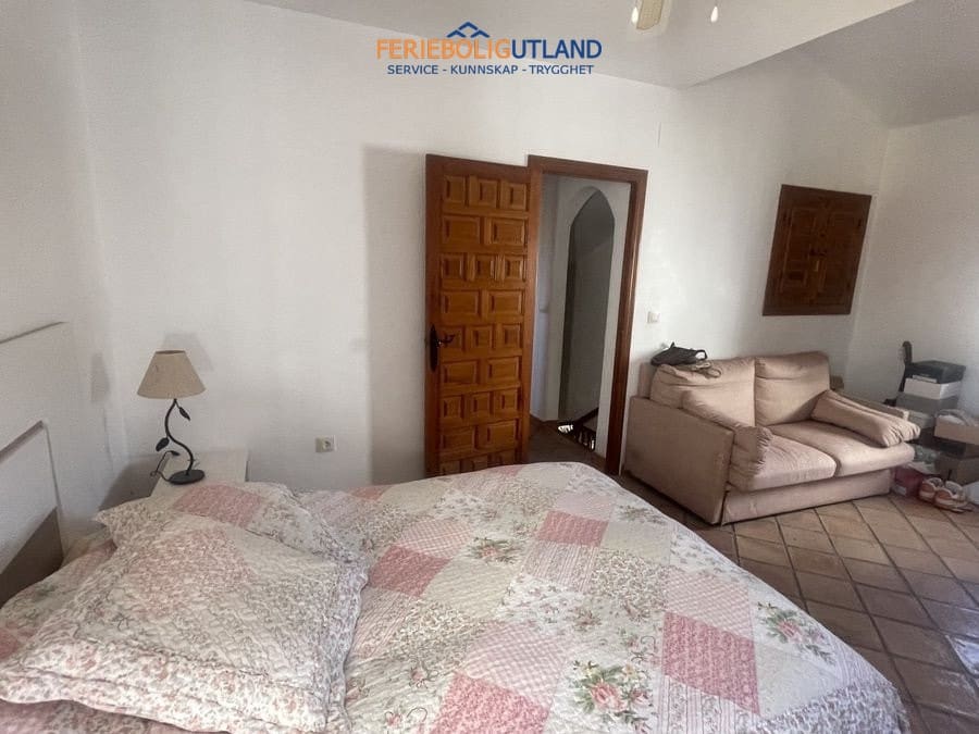 4 quarto Moradia para venda em Cabo Roig com piscina - 749 000 € (Ref: 10076970)