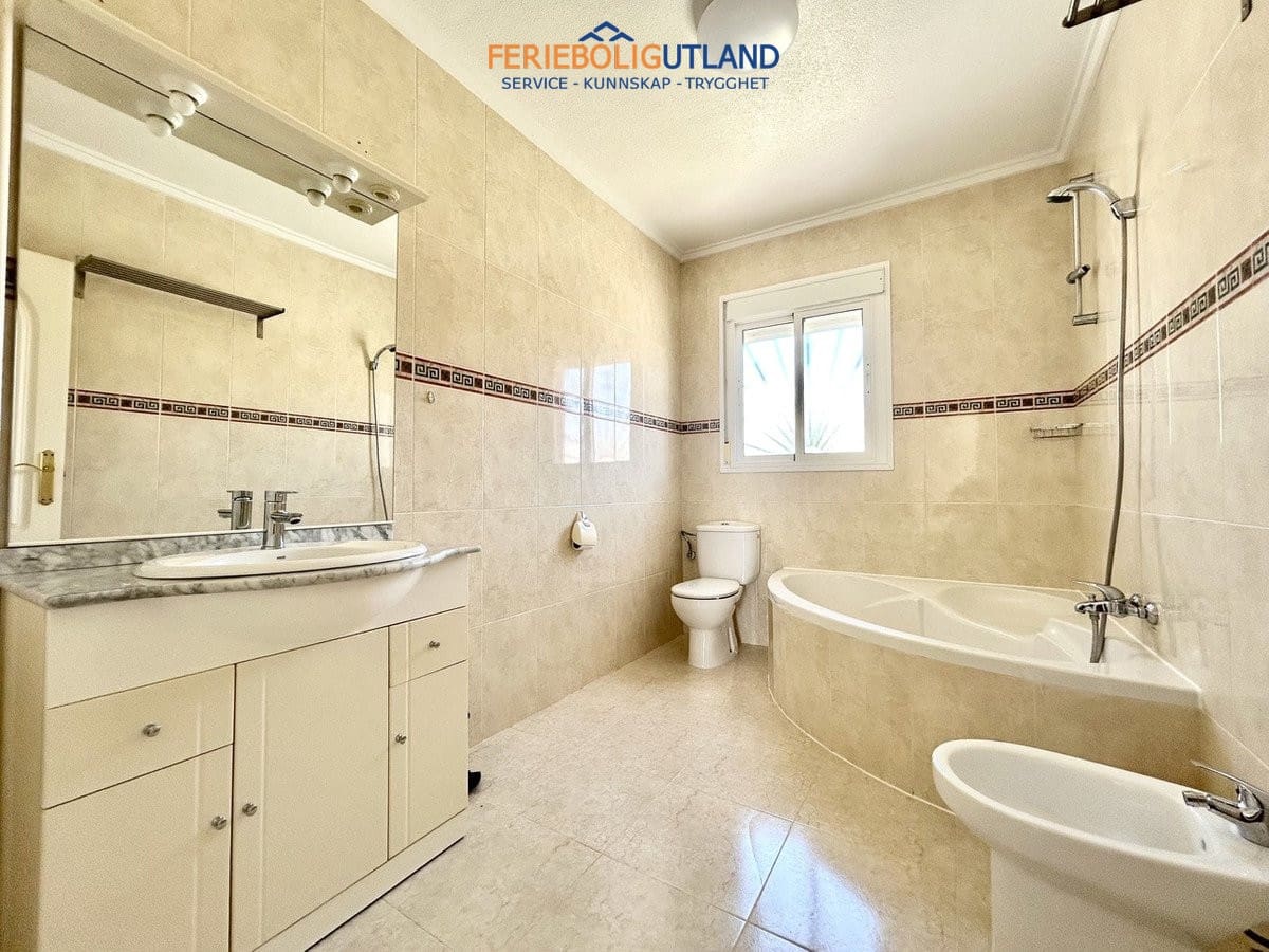 Casa de 3 habitaciones en Ciudad Quesada en venta con piscina garaje - 229.000 € (Ref: 10076971)