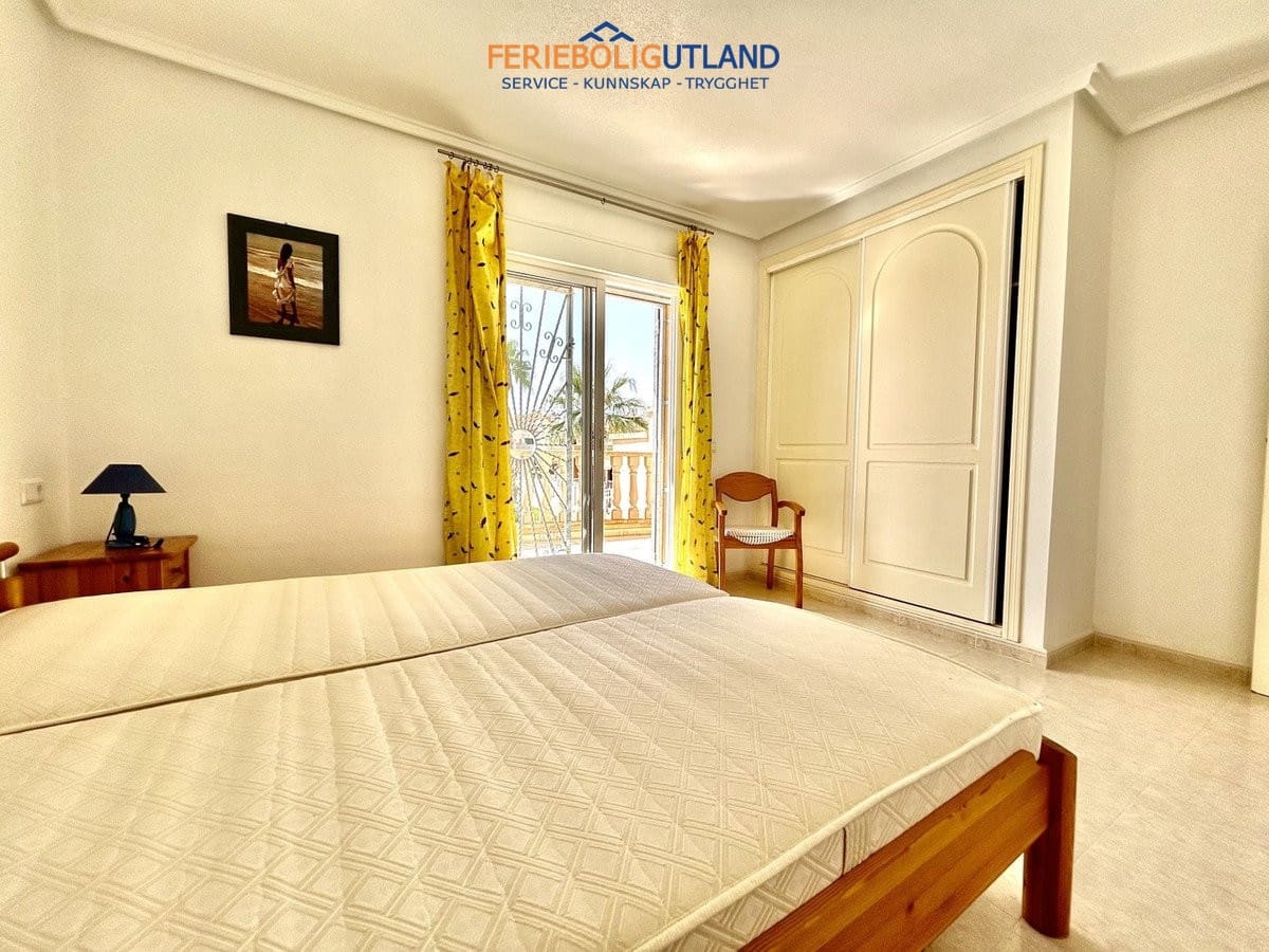 Casa de 3 habitaciones en Ciudad Quesada en venta con piscina garaje - 229.000 € (Ref: 10076971)
