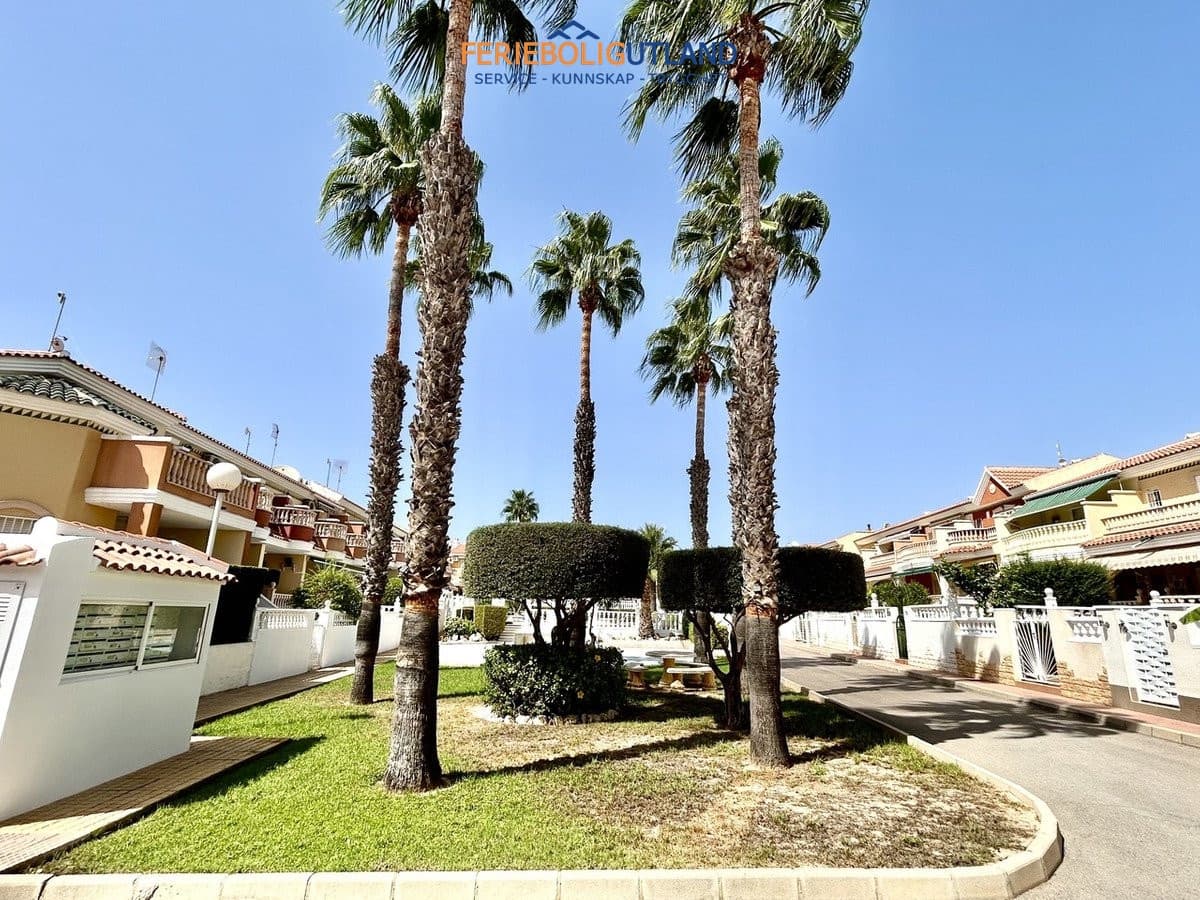 Casa de 3 habitaciones en Ciudad Quesada en venta con piscina garaje - 229.000 € (Ref: 10076971)