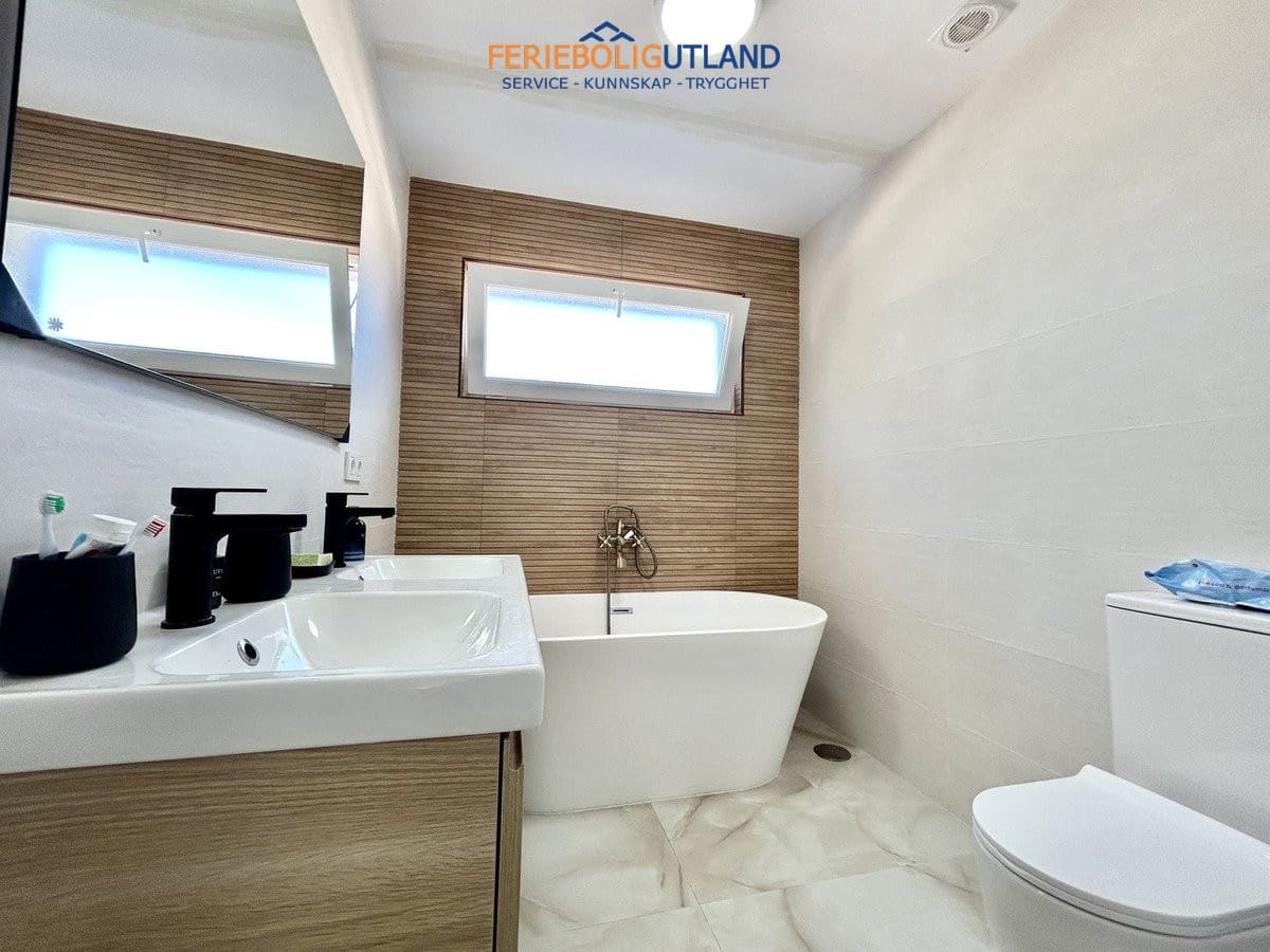 3 bedroom Townhouse for sale in Los Balcones with garage - € 210,000 (Ref: 10076972)