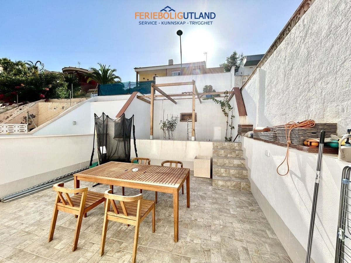 3 bedroom Townhouse for sale in Los Balcones with garage - € 210,000 (Ref: 10076972)