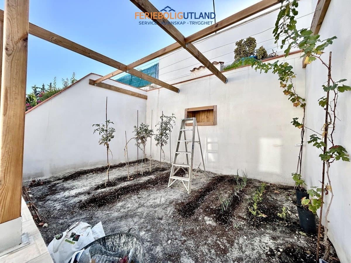 3 bedroom Townhouse for sale in Los Balcones with garage - € 210,000 (Ref: 10076972)