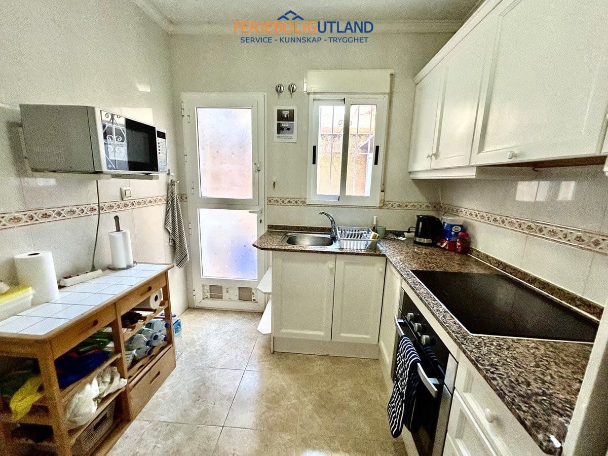 3 soverom Hus til salgs i La Zenia med svømmebasseng garasje - € 199 900 (Ref: 10076973)