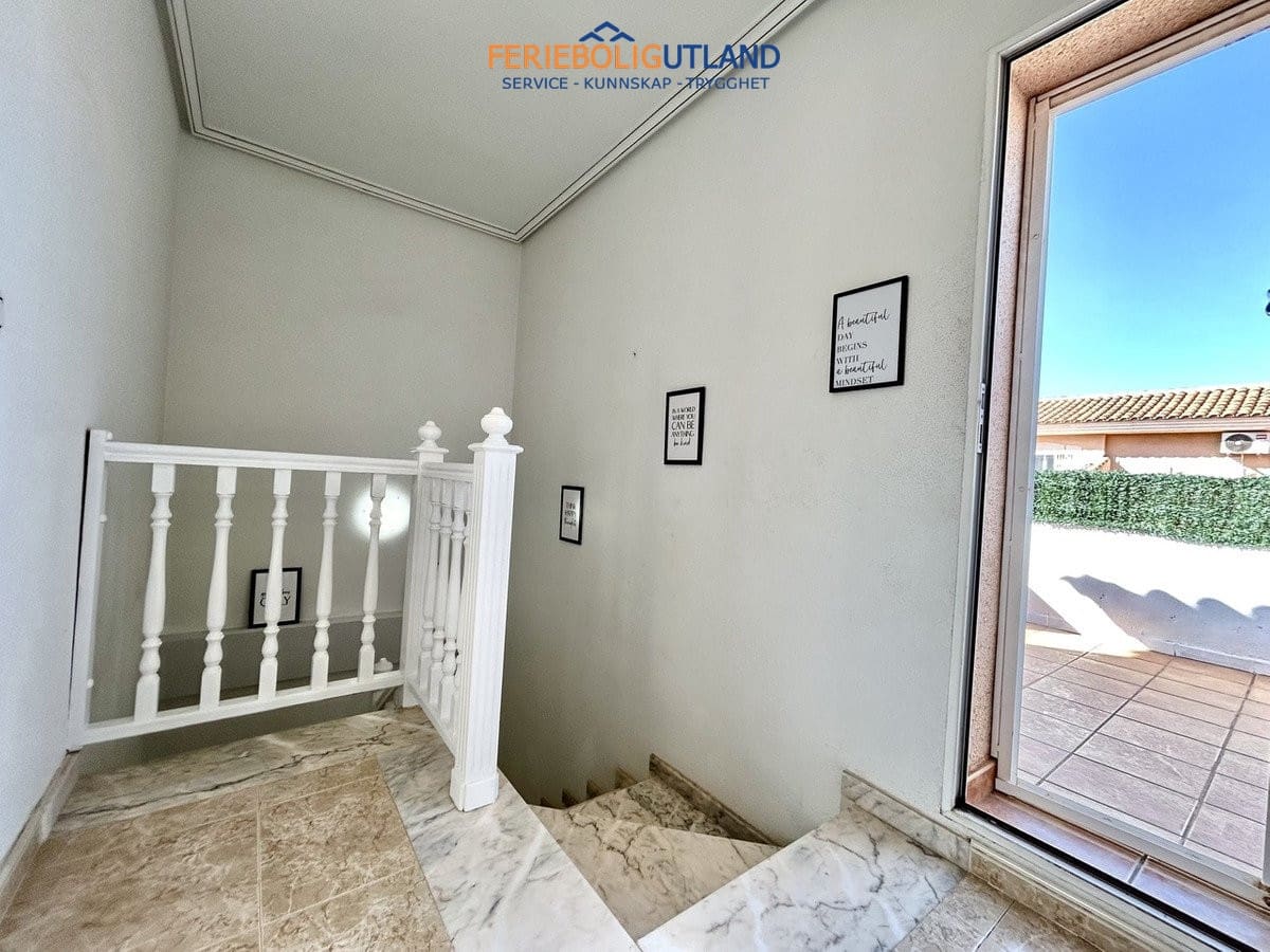 3 soverom Hus til salgs i La Zenia med svømmebasseng garasje - € 199 900 (Ref: 10076973)