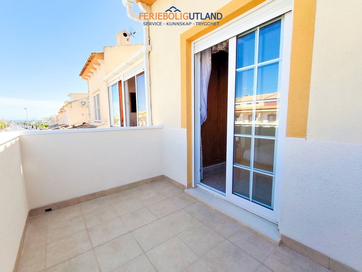 2 quarto Casa em Banda para venda em Playa Flamenca com piscina garagem - 229 900 € (Ref: 10076974)