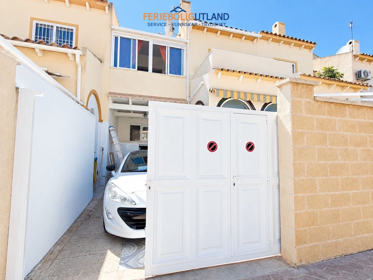 2 quarto Casa em Banda para venda em Playa Flamenca com piscina garagem - 229 900 € (Ref: 10076974)