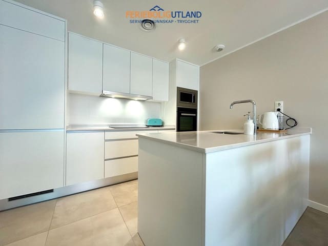 Apartamento de 2 habitaciones en Campoamor, Orihuela en venta con piscina garaje - 379.000 € (Ref: 10076976)